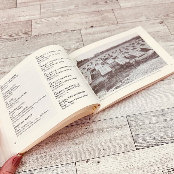 Harrowsmith Tomato Handbook - Jennifer Bennet - Gardening Book - Vtg 1986 - Picture 4 of 13